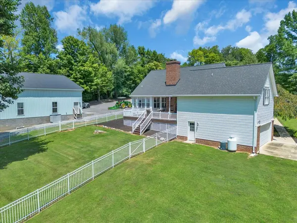 937 Sally Parton Rd, Woodbury, TN 37190