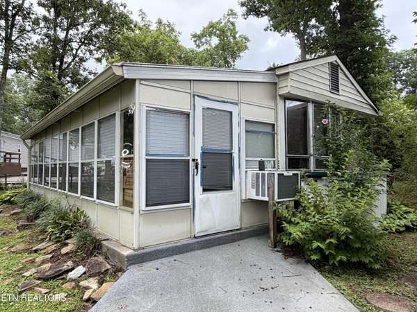 160 Apache Tr, Crossville, TN 38572