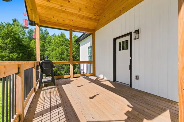 4251 Old Metal Rd, Palmyra, TN 37142