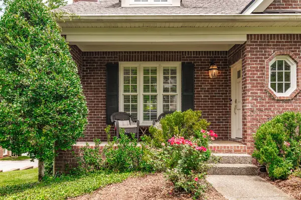 2224 Harding Pl, Nashville, TN 37215