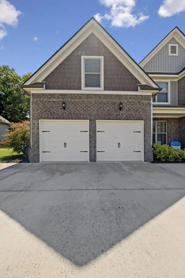 8074 Fox Glove Drive, Ooltewah, TN 37363
