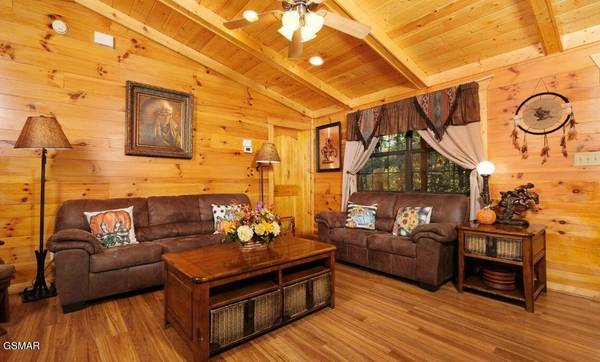 617 Iron Mountain Road, Pigeon Forge, TN 37863