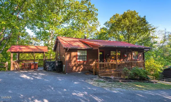 617 Iron Mountain Road, Pigeon Forge, TN 37863