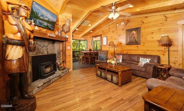 617 Iron Mountain Road, Pigeon Forge, TN 37863