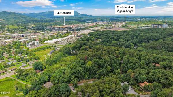 617 Iron Mountain Road, Pigeon Forge, TN 37863