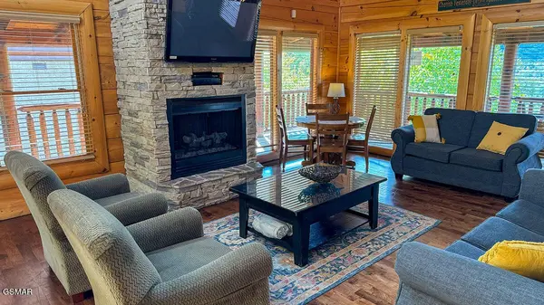 1352 Timberwolf Way, Sevierville, TN 37876