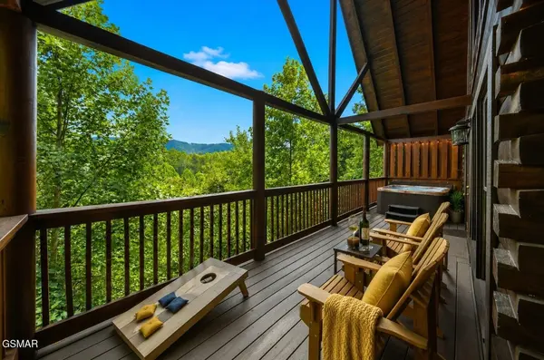 4523 Forest Vista Way, Pigeon Forge, TN 37863