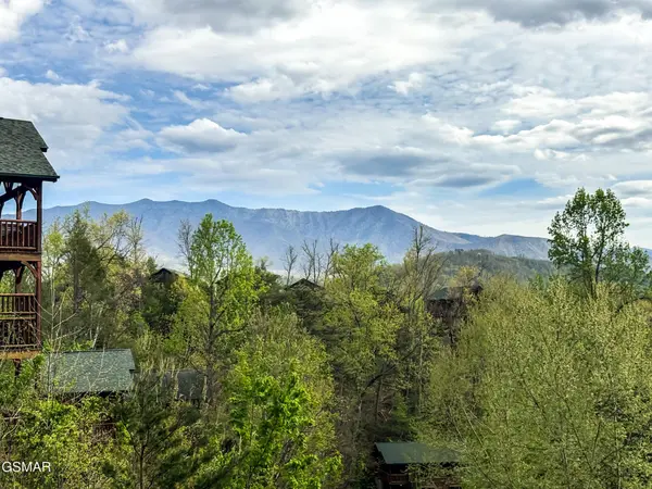 714 Mountain Stream Way #17, Gatlinburg, TN 37738