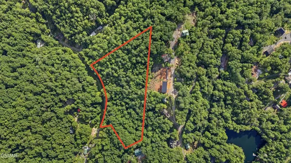 4321 Manis Hollow Road, Gatlinburg, TN 37738