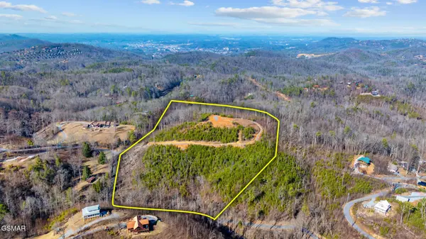 3 Cove Mountain Road, Gatlinburg, TN 37738