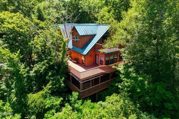 201 Clear Point Lane, Pigeon Forge, TN 37863