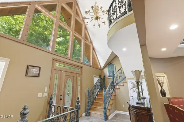 201 Clear Point Lane, Pigeon Forge, TN 37863