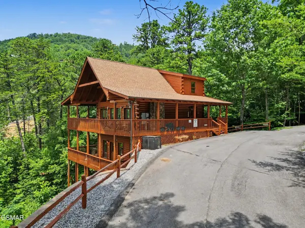 1944 E Mountain Way, Sevierville, TN 37876