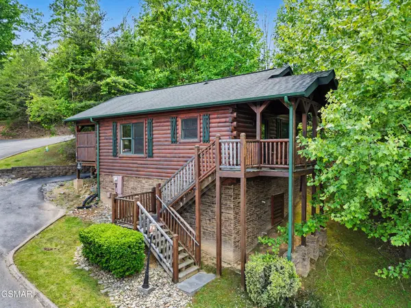 816 Spirit Loop Way, Gatlinburg, TN 37738