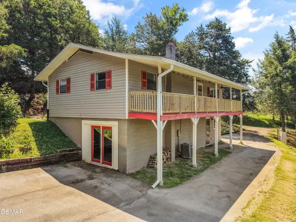 1420 Twin Oaks Road, Sevierville, TN 37876