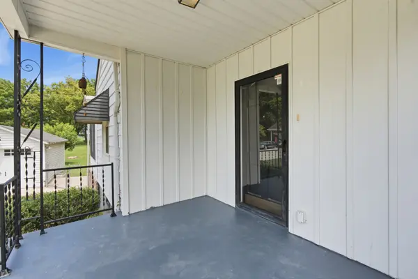 2825 Surrey Rd, Nashville, TN 37214