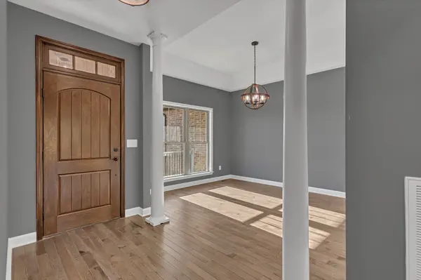 30 Shire Ct, Leoma, TN 38468