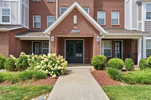 2000 Shadow Green Drive #102, Franklin, TN 37064