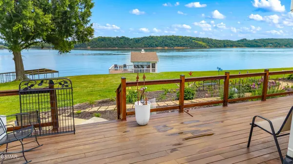 829 Tucker Place Way, Dandridge, TN 37725