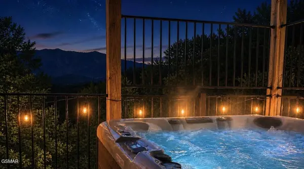 917 Wood Smoke Way, Gatlinburg, TN 37738