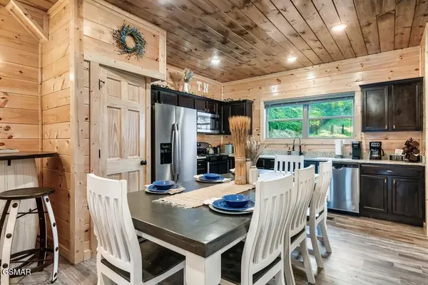 576 Dollywood Lane #9, Pigeon Forge, TN 37863