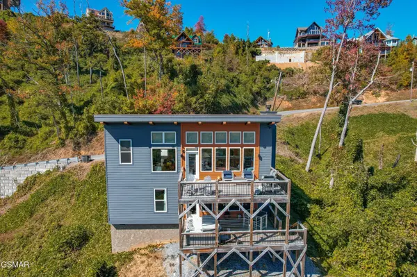732 Beanstalk Road, Gatlinburg, TN 37738