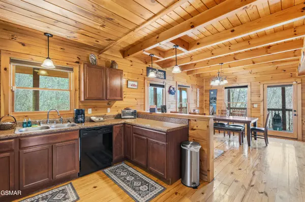2355 Wingspan Drive, Sevierville, TN 37876