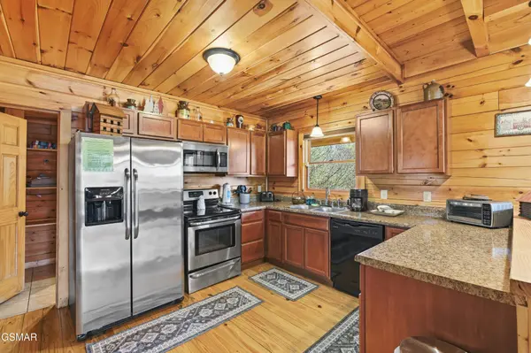 2355 Wingspan Drive, Sevierville, TN 37876