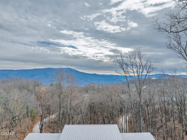 1995 Spurling Road, Sevierville, TN 37862