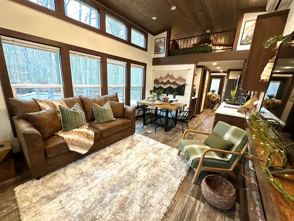 32 Mossy Rock Ln, Monteagle, TN 37356