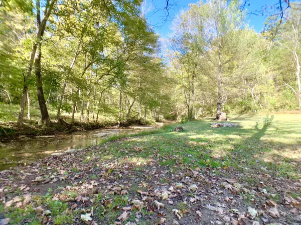 3979 Lem Davis Rd, Cunningham, TN 37052