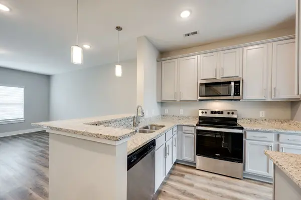 303 E Forge Ct, White Bluff, TN 37187