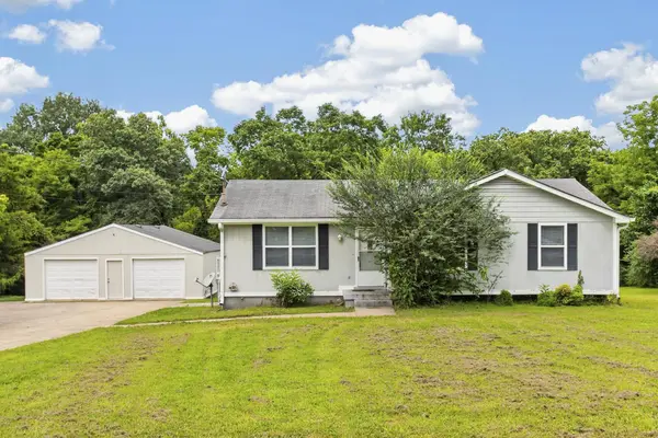 1009 Lynndale Dr, Castalian Springs, TN 37031