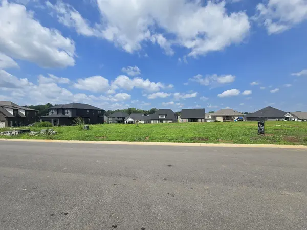 422 Blue Ridge Ct, Clarksville, TN 37043