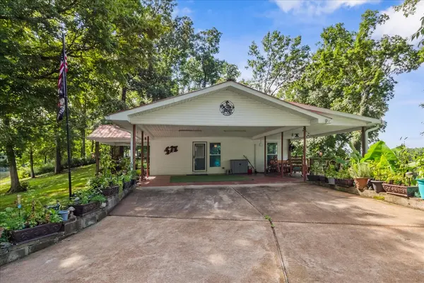 166 Beechview Dr, Clifton, TN 38425