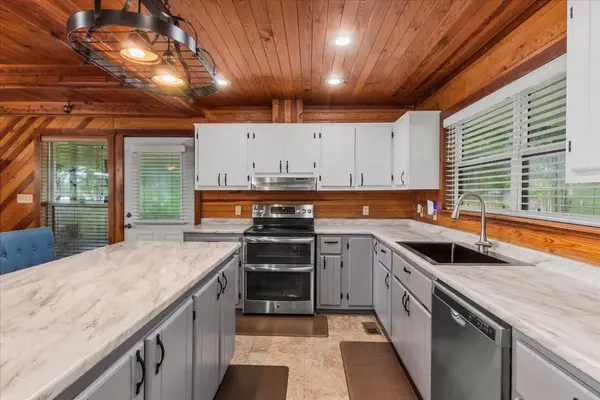 166 Beechview Dr, Clifton, TN 38425