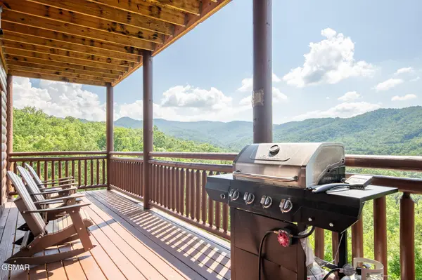 927 Street Of Dreams Way, Gatlinburg, TN 37738