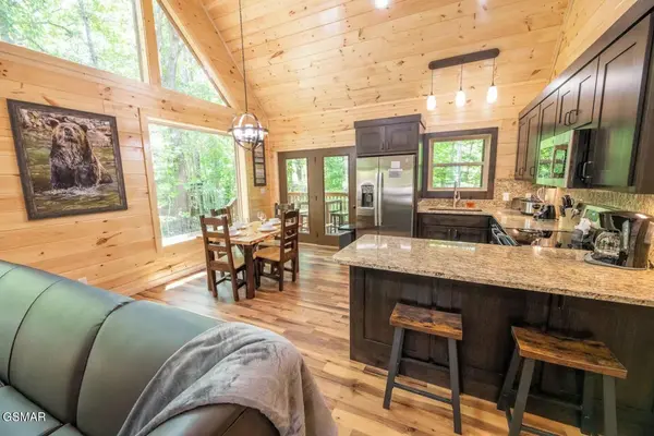 515 Deer Path Lane, Gatlinburg, TN 37738