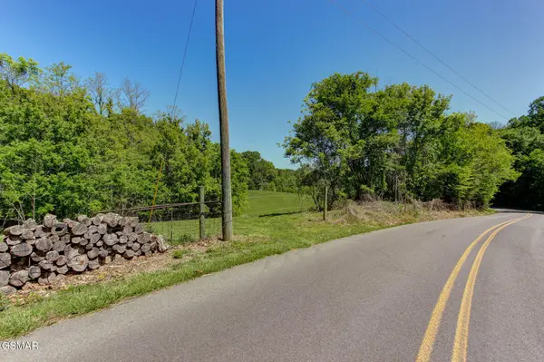16 Thomas Cross Road, Sevierville, TN 37876