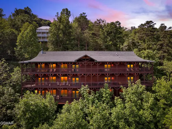 365 Smoky View Road, Gatlinburg, TN 37738