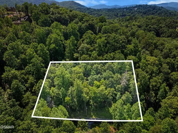8 Emerald Springs Loop, Sevierville, TN 37862