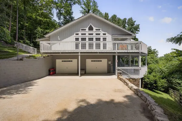 1038 Lakeside Dr, Smithville, TN 37166