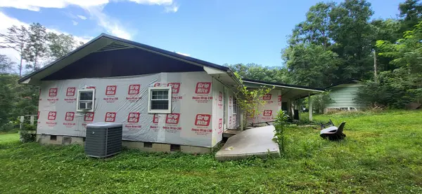 149 Hemlock Dr, Coalmont, TN 37313