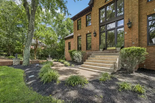 9129 Brentmeade Blvd, Brentwood, TN 37027