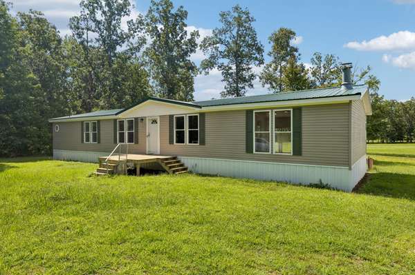 286 Henderson Rd, Hohenwald, TN 38462