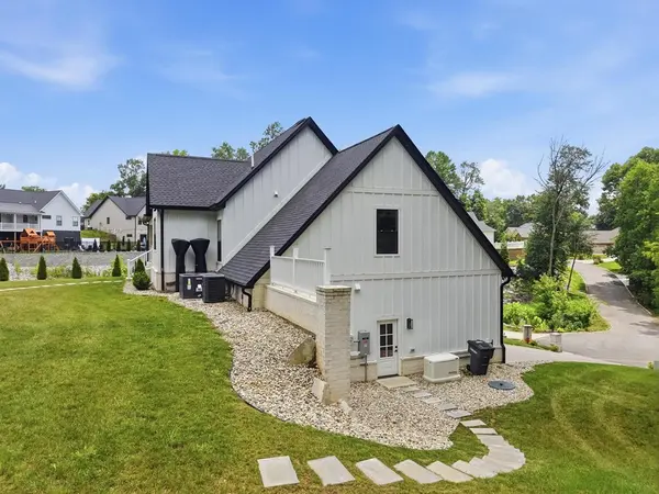 629 Longstreet Dr, Cookeville, TN 38506