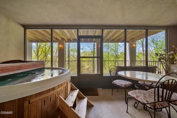405 Maggie Mack Lane, Sevierville, TN 37862