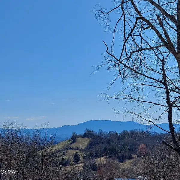 405 Maggie Mack Lane, Sevierville, TN 37862