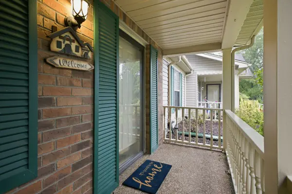 525 Upsall Dr, Antioch, TN 37013