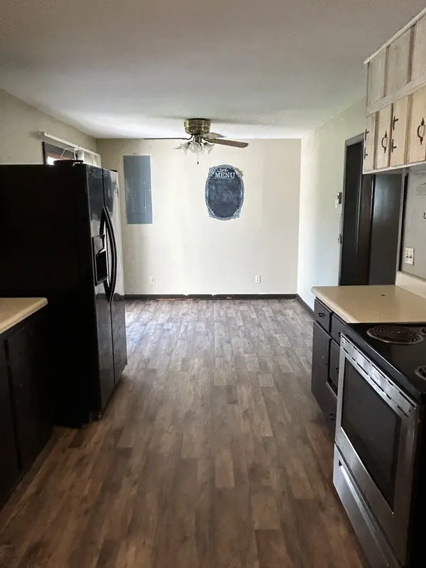 130 Mimosa St, Camden, TN 38320